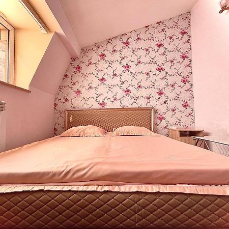 Crystal Villa Hotel Ереван Екстериор снимка