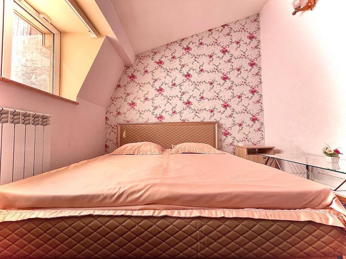 Crystal Villa Hotel Ереван Екстериор снимка