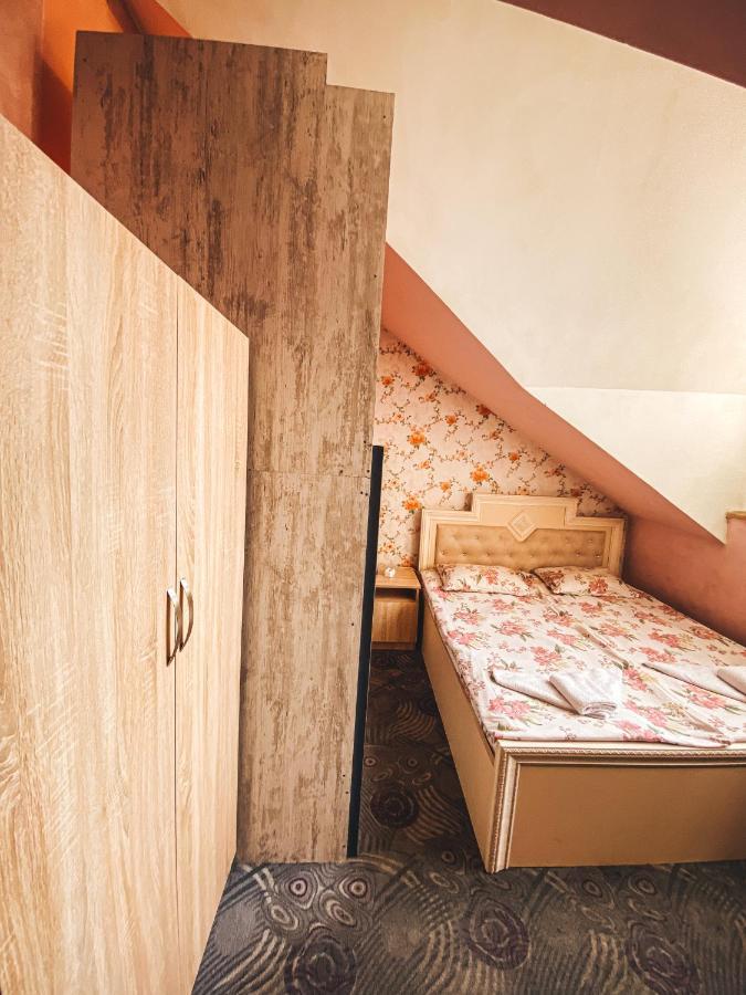 Crystal Villa Hotel Ереван Екстериор снимка