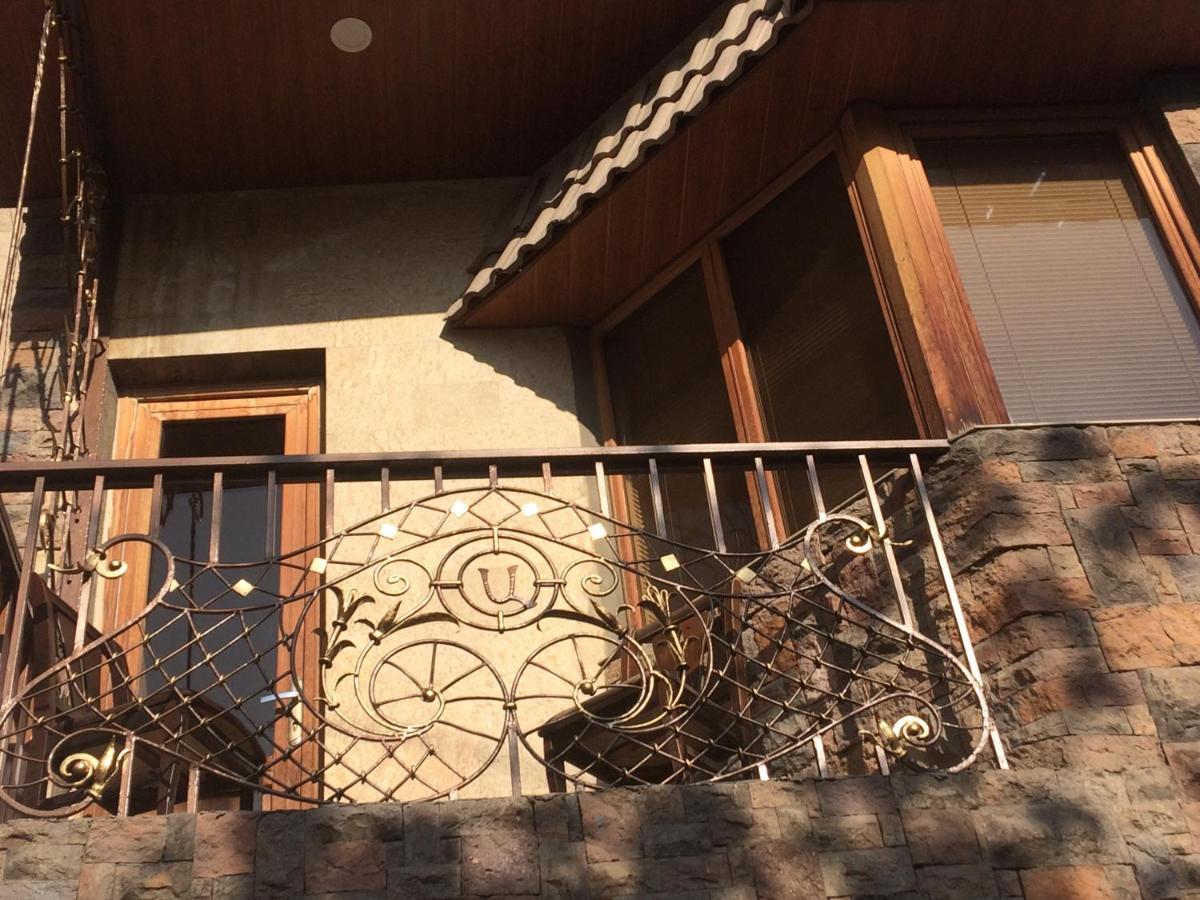 Crystal Villa Hotel Ереван Екстериор снимка
