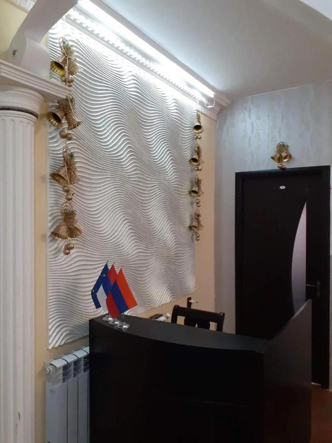 Crystal Villa Hotel Ереван Екстериор снимка